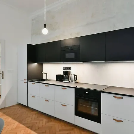 Ocarljivo Mirno Stanovanje V Ljubljani Appartement *